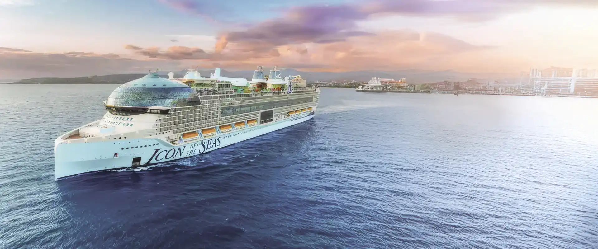  A visually stunning photo slideshow highlighting a cruise, an amusement park, and diverse vacation destinations.
