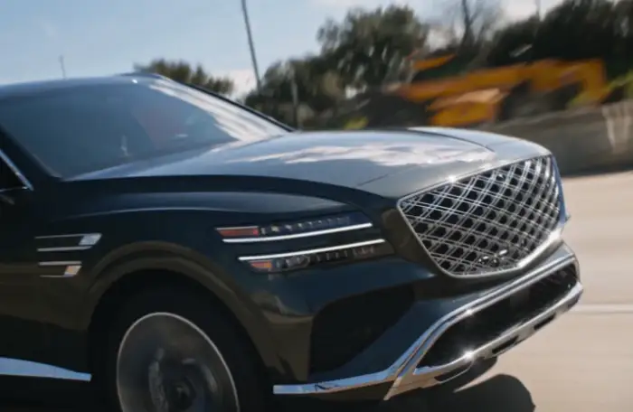 Another close-up of a Genesis GV80.