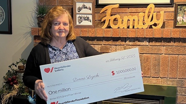 Winter 2025 winner Donna Lozecki with her novelty cheque.