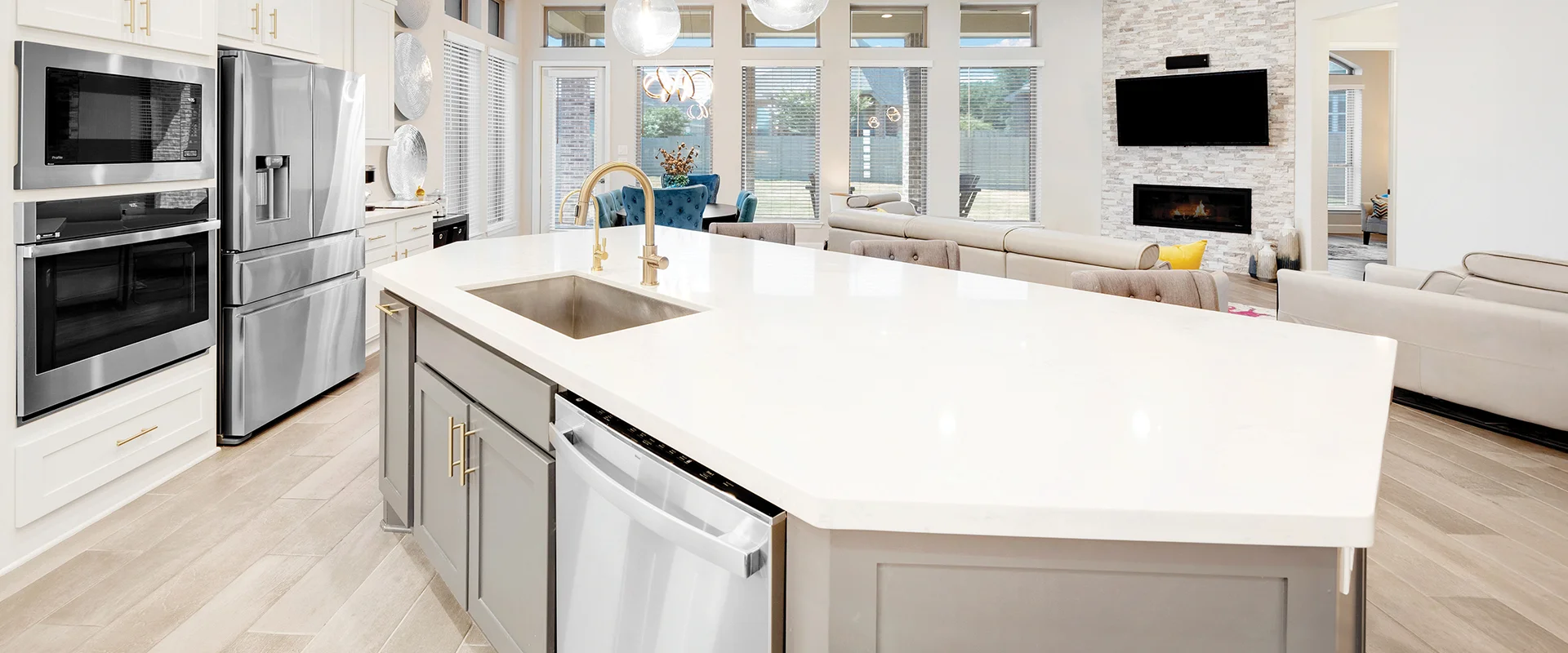 A beautiful modern kitchen. 