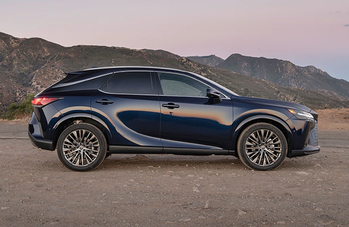 A Lexus RX 350h 